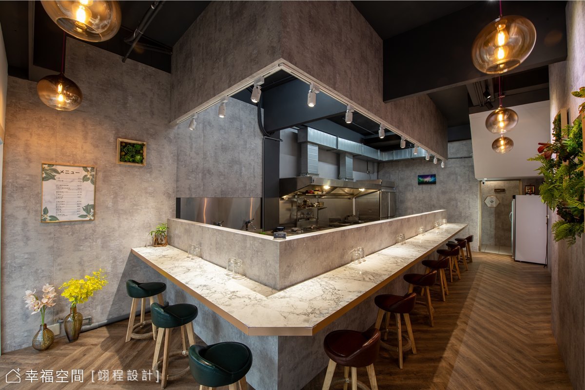 輕工業X仿清水模 Hiro’s 拉麵 台中店｜混搭風｜17坪