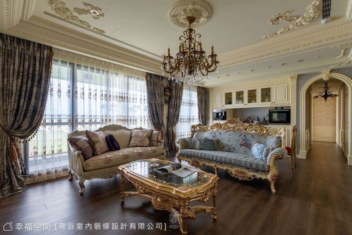 一秒穿越中古世紀 復刻熊布朗宮的古典歐風宅│40坪
